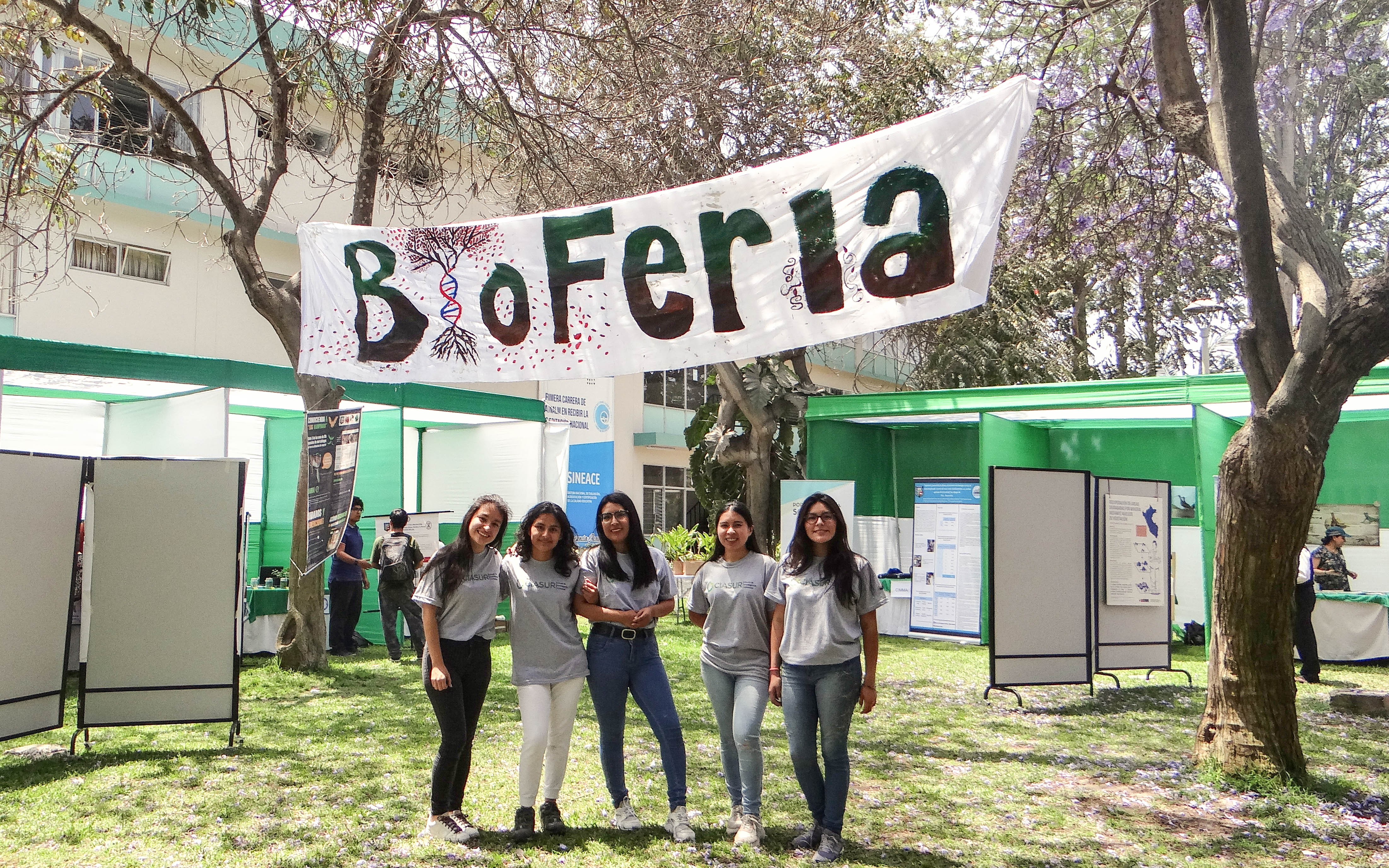 Estudiantes del Circulo de Investigación Ambiental (CIASUR) participan en Bioferia de la Universidad Nacional Agraria