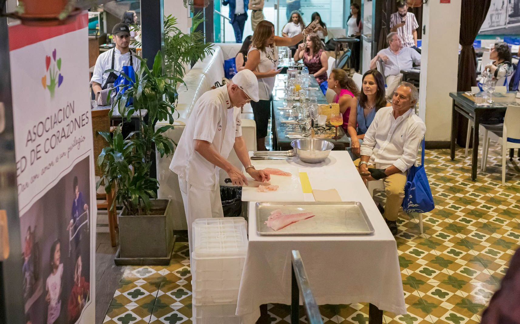 Egresado de Medicina Humana organiza cena benéfica para operar gratuitamente a niños de bajos recursos